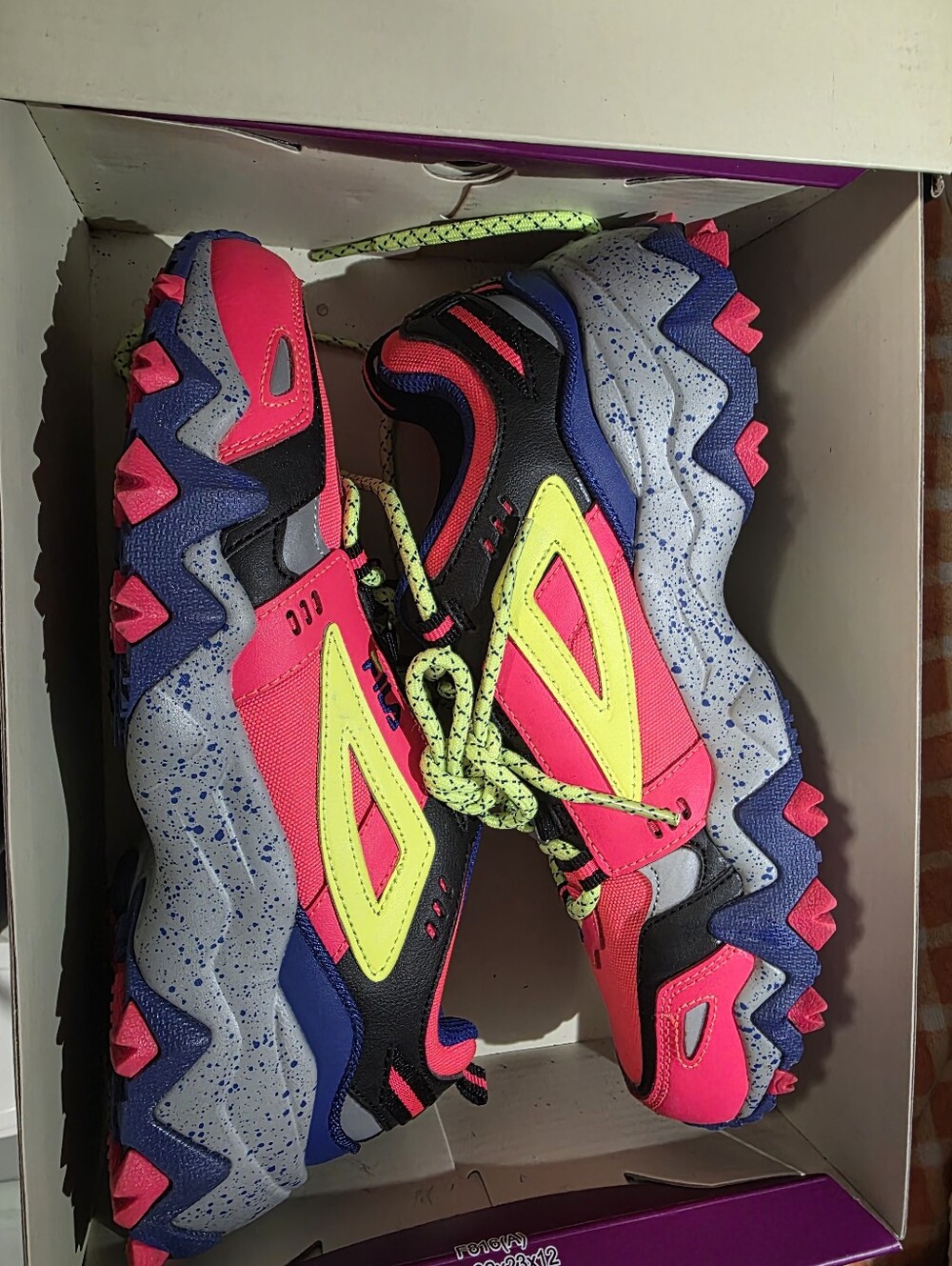 Womens 8.5 Fila